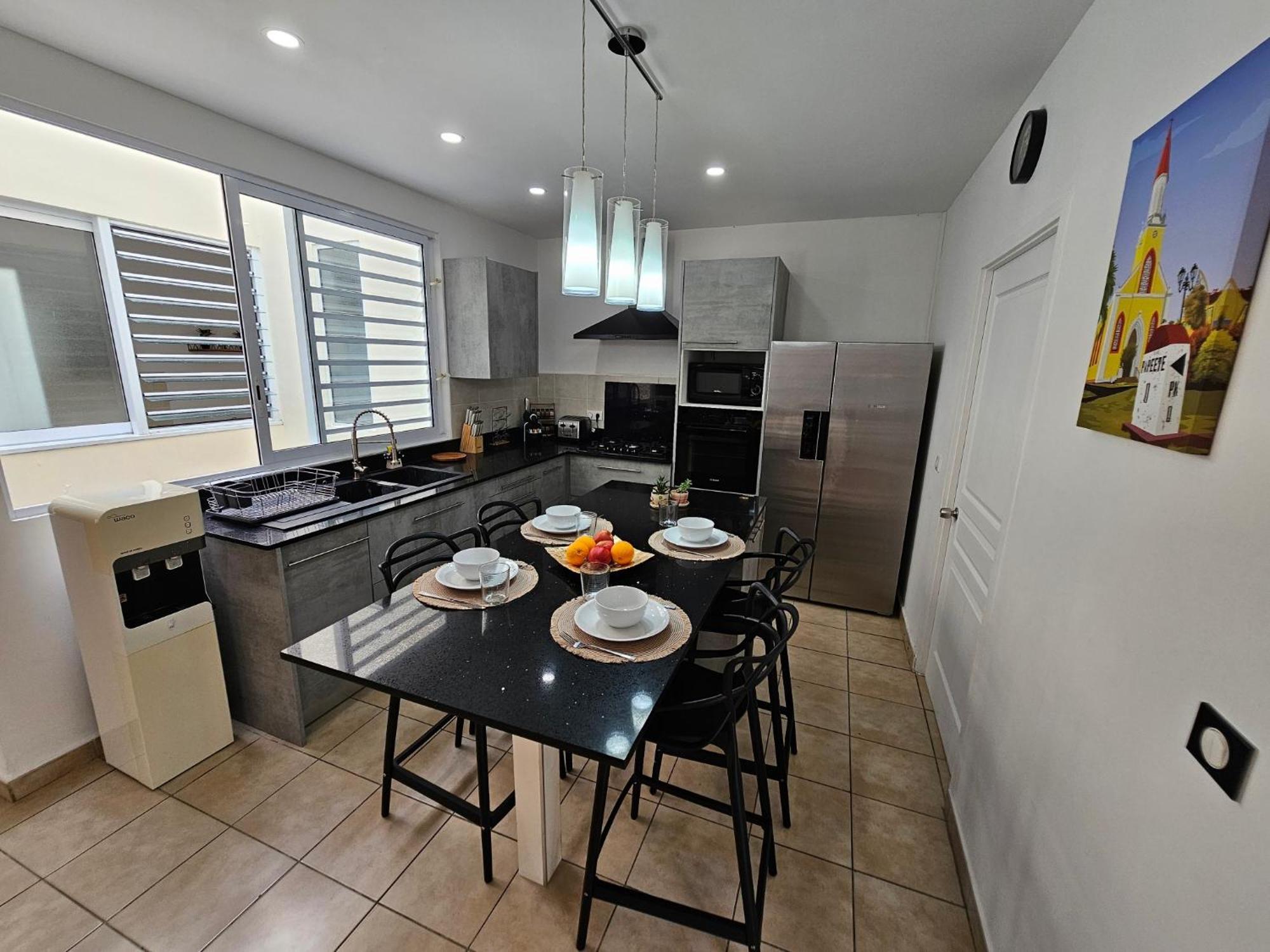 Cozy House In A Private Complex Villa Paea Bagian luar foto