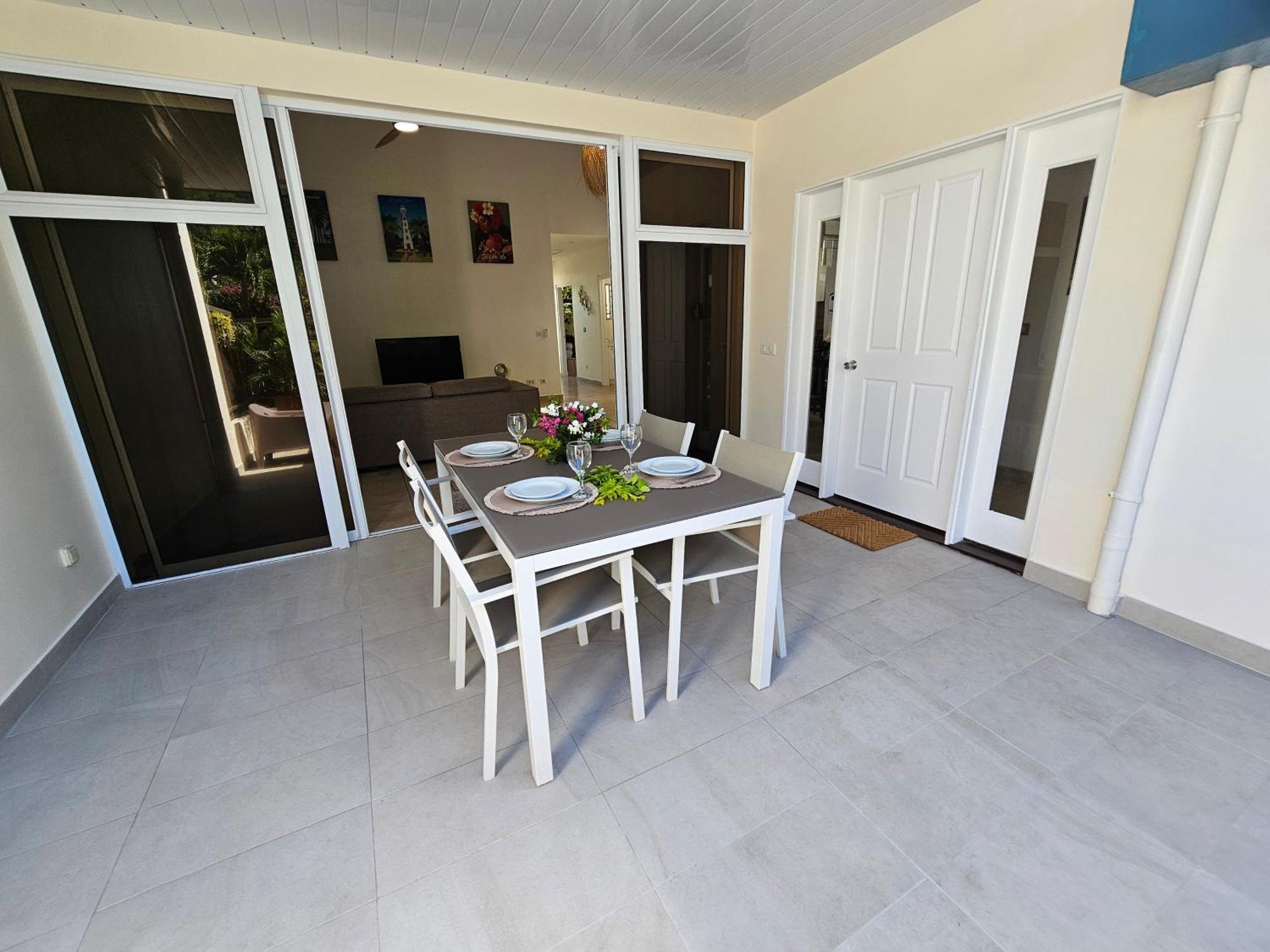 Cozy House In A Private Complex Villa Paea Bagian luar foto