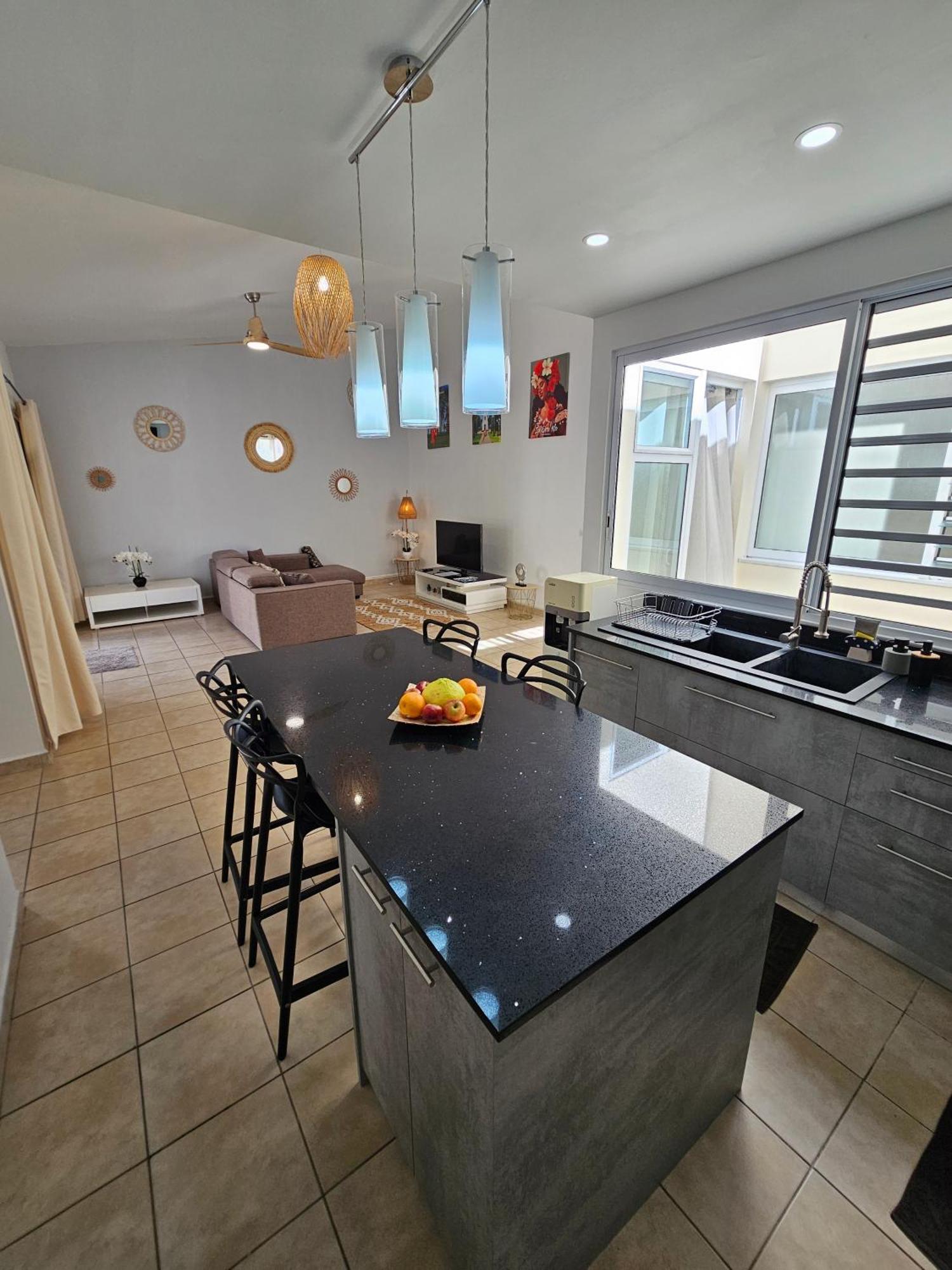 Cozy House In A Private Complex Villa Paea Bagian luar foto