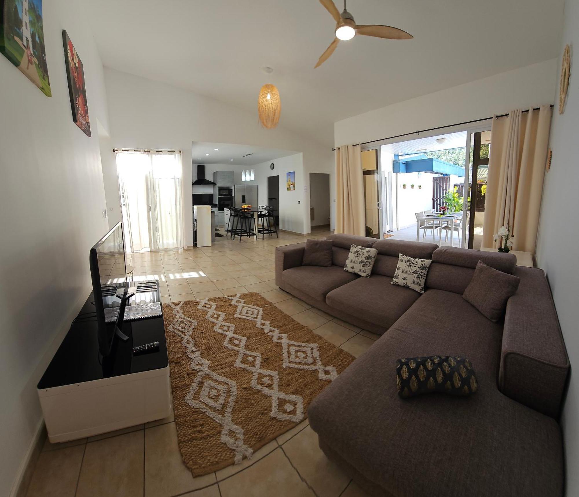 Cozy House In A Private Complex Villa Paea Bagian luar foto