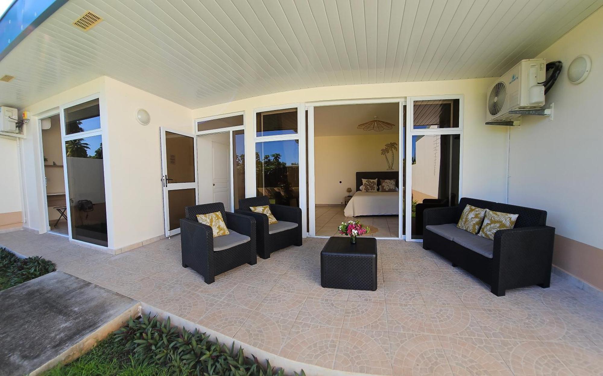 Cozy House In A Private Complex Villa Paea Bagian luar foto